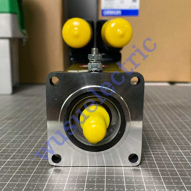 Schneider SH30552P01F200 servo motor